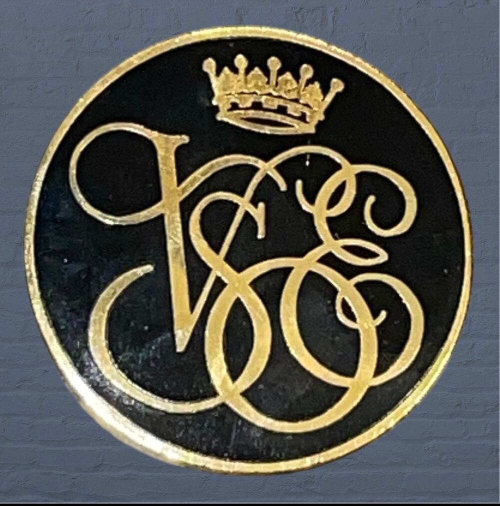 VSOE Venice Simplon Orient Express Pin Brooch Black Enamel Gold Tone 1.75" VTG